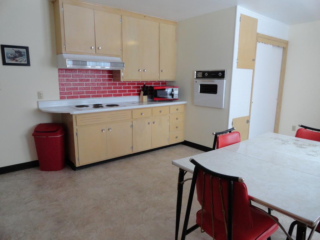 Cedars Motel Айронвуд Экстерьер фото