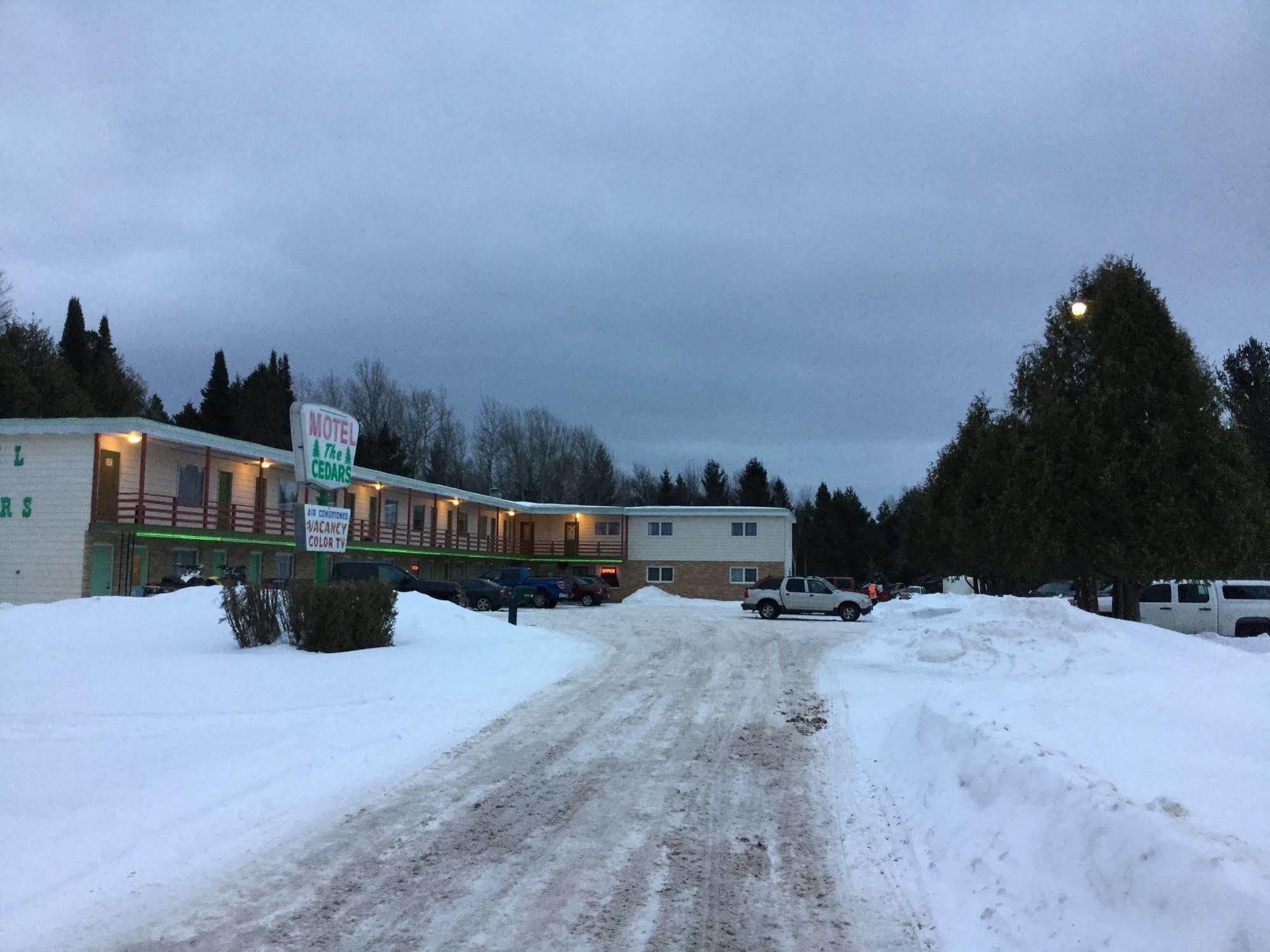 Cedars Motel Айронвуд Экстерьер фото