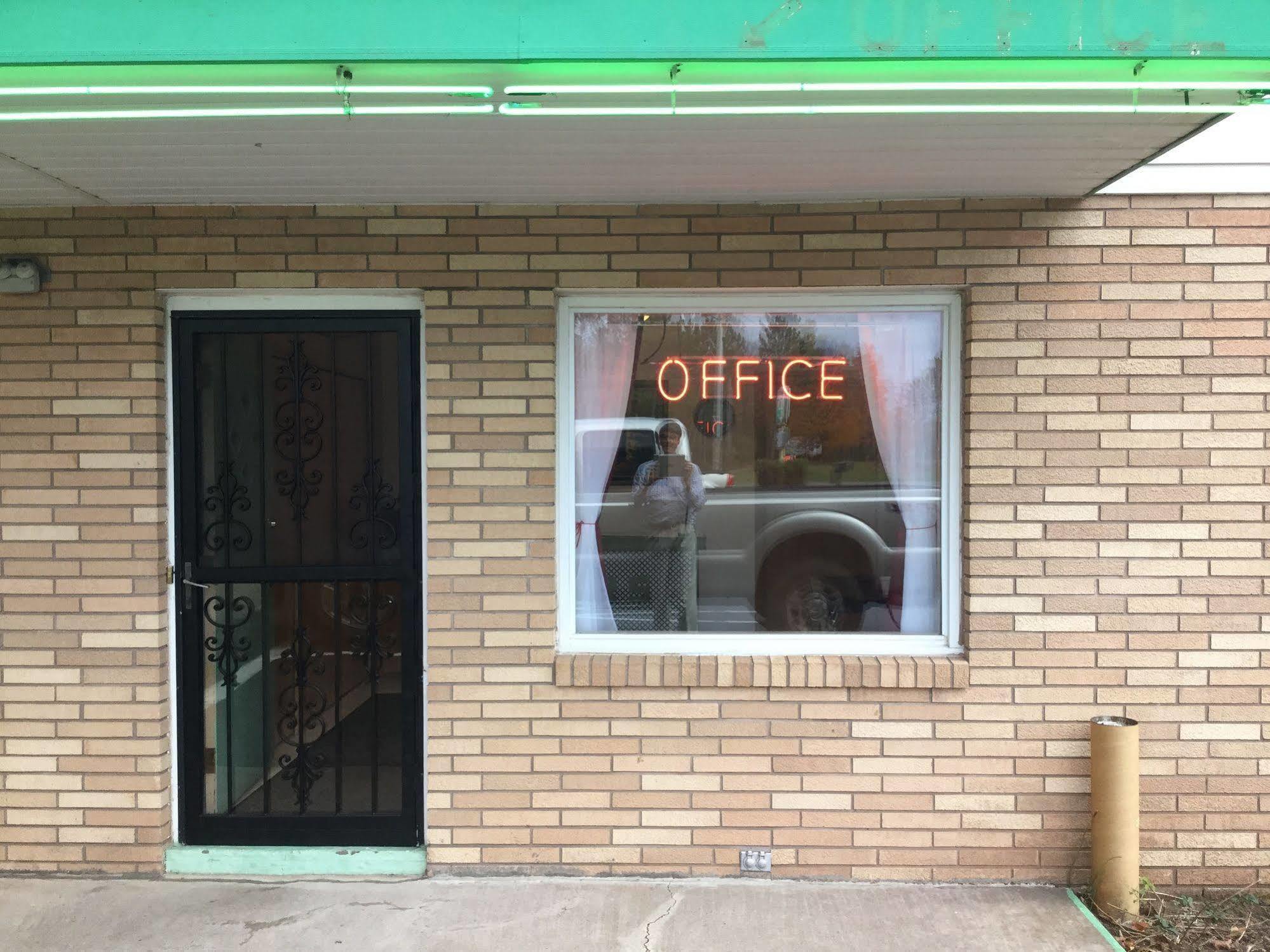 Cedars Motel Айронвуд Экстерьер фото