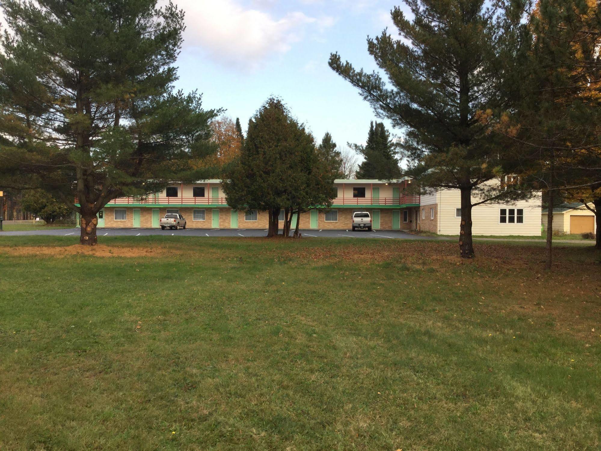 Cedars Motel Айронвуд Экстерьер фото