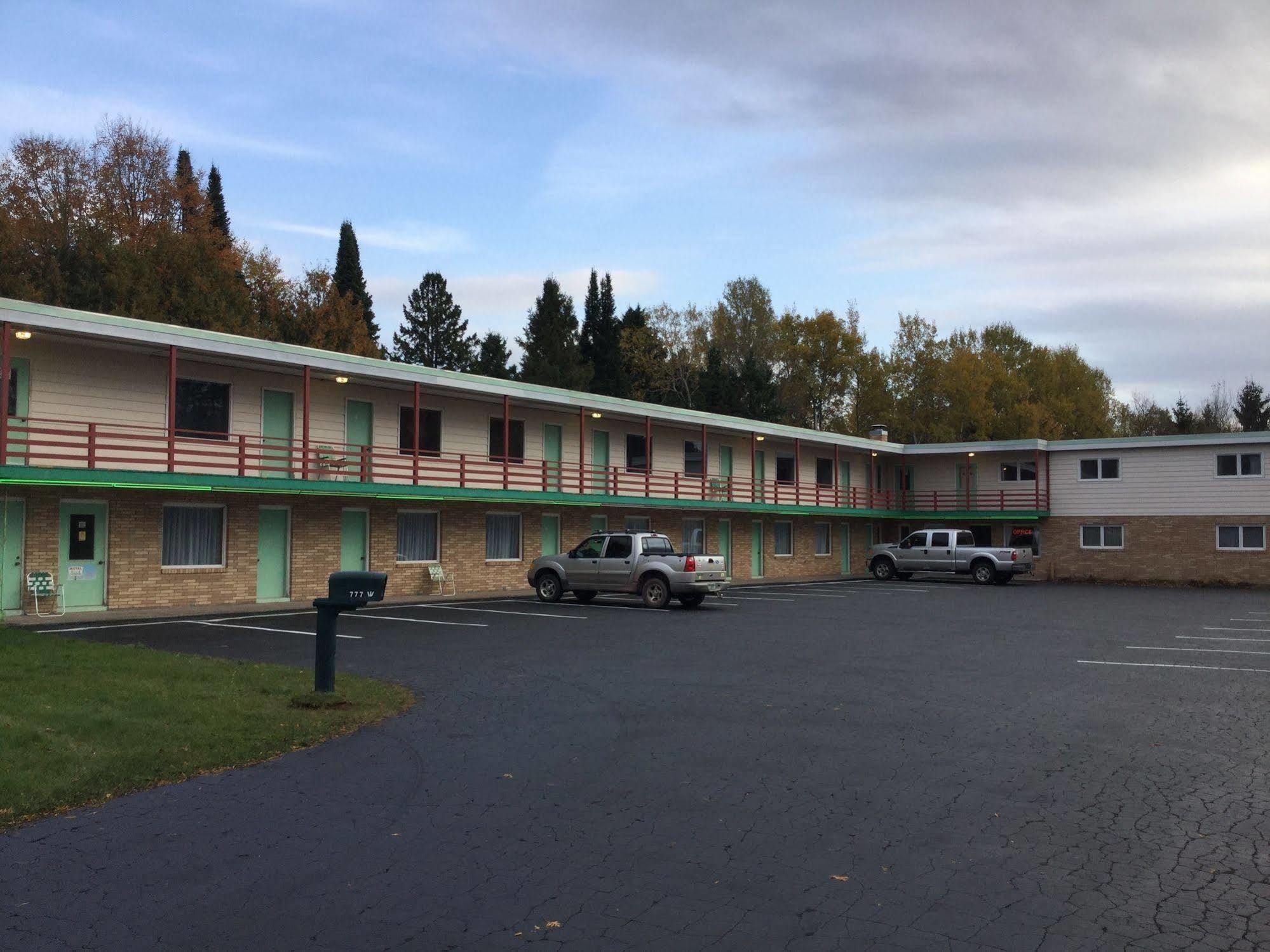 Cedars Motel Айронвуд Экстерьер фото