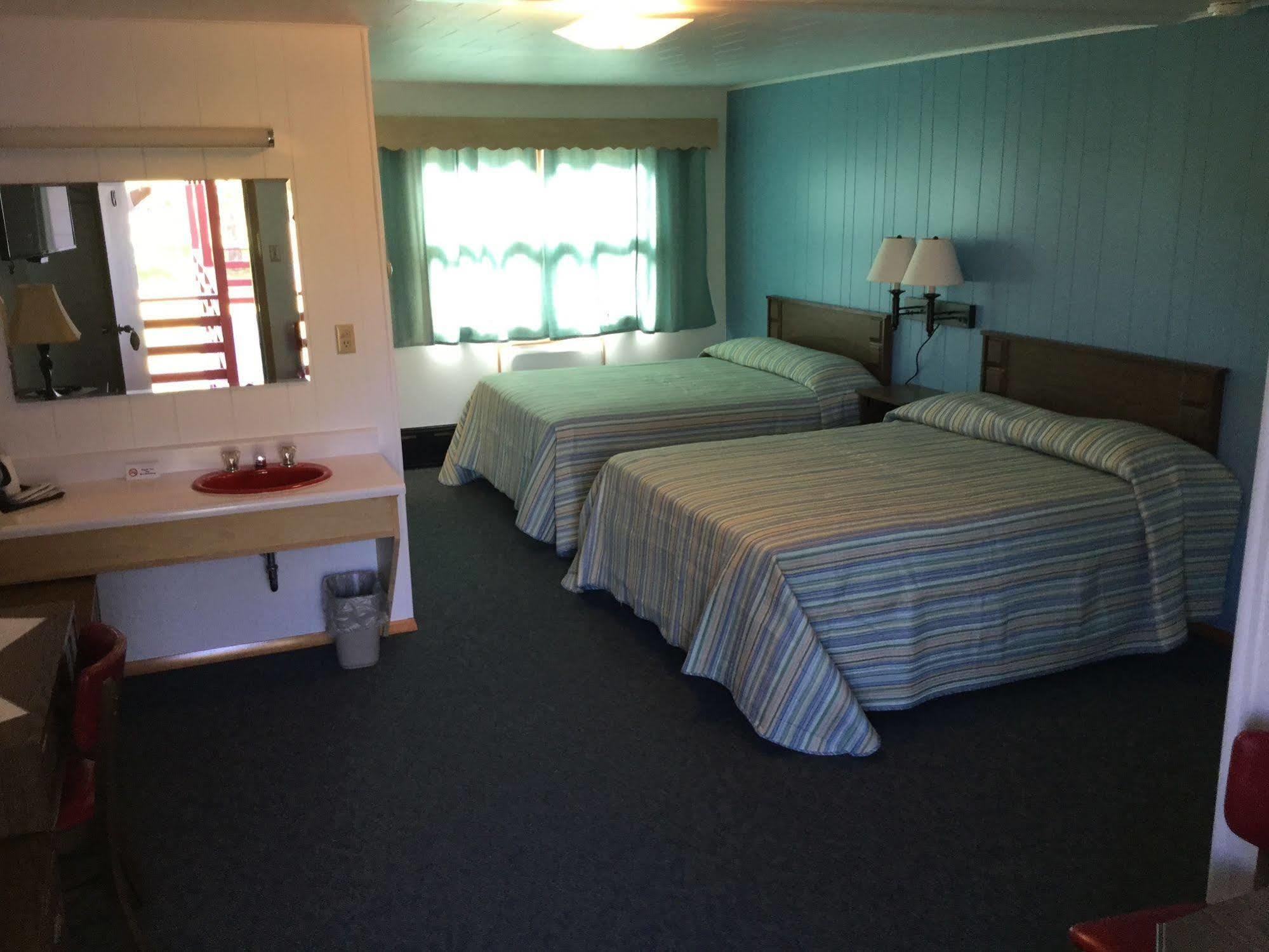 Cedars Motel Айронвуд Экстерьер фото